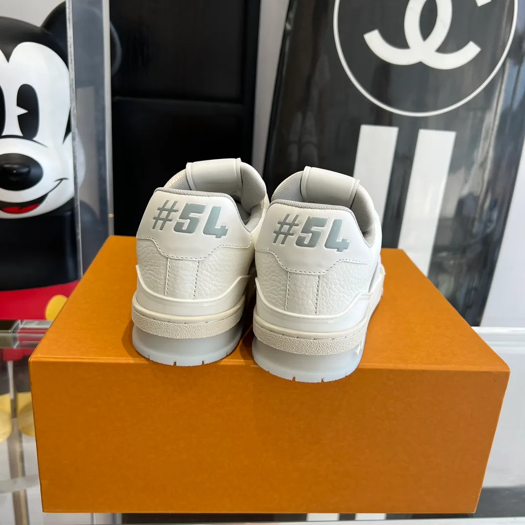 👟👟Ex-factory price 840👟👟 Women's shoes factory Couple model 👫LV Trainer series basketball sneakers🌟 Original molded TPU outsole The texture is the same as the original ⚠️Original development Top version All details are consistent with the original ⚠️ Size: 35-45